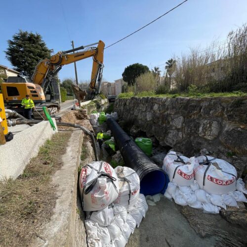 Chantier environnement aménagement des berges du Roubaud à Hyères