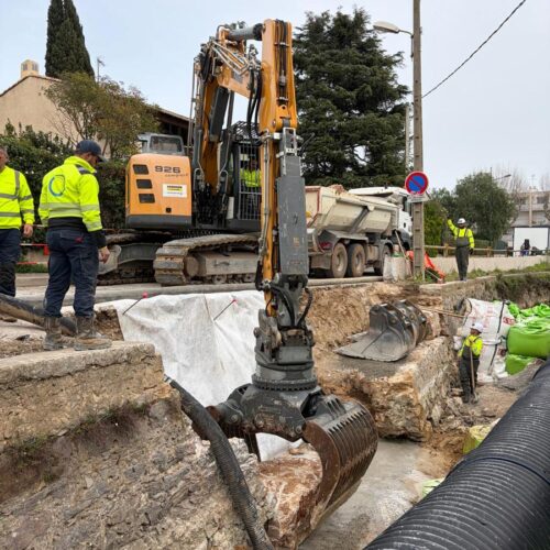 Chantier environnement aménagement des berges du Roubaud à Hyères